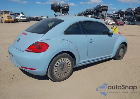 2014 Volkswagen Beetle 2.5L z USA, uszkodzony, nr VIN 3VWJP7AT0EM620611